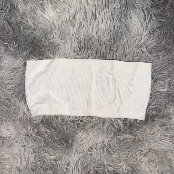 CROP TOP BUNDLE 🚨SEND OFFERS🚨 - Picture 9 of 12